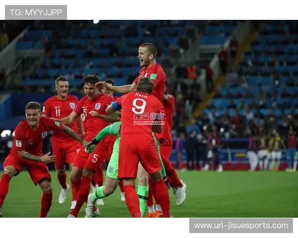 门兴名宿亲临现场助阵球队展现精神力量激励全队奋勇拼搏